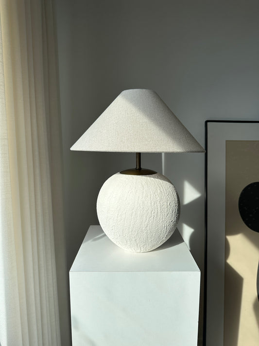 Linó White Unglazed Ceramic Lamp